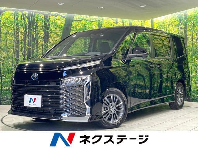 TOYOTA VOXY HYBRID