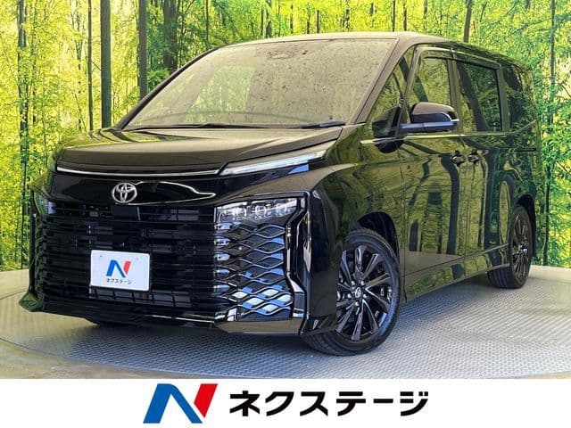TOYOTA VOXY HYBRID