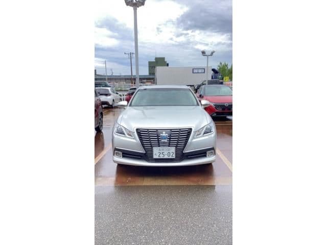 TOYOTA CROWN sedan hybrid 4WD