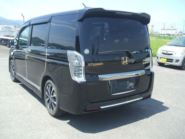 Car thumbnail 3