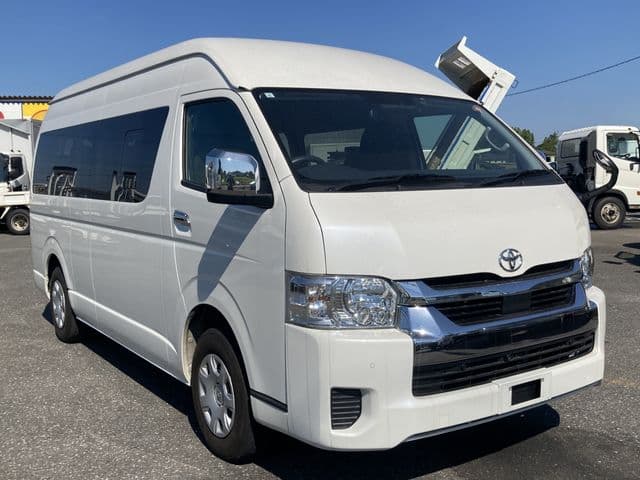TOYOTA HIACE wagon 4WD