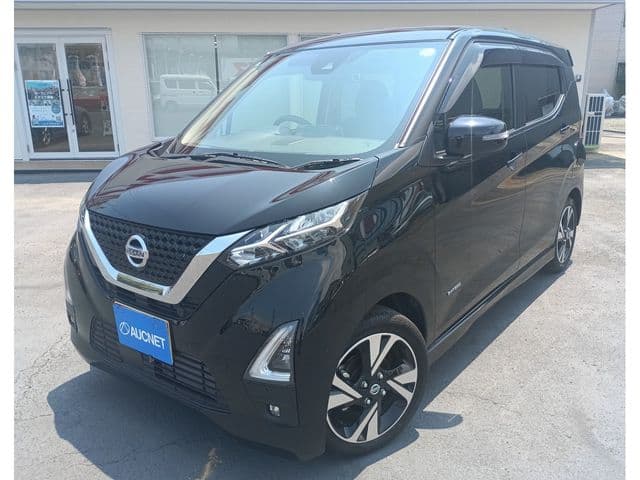 NISSAN