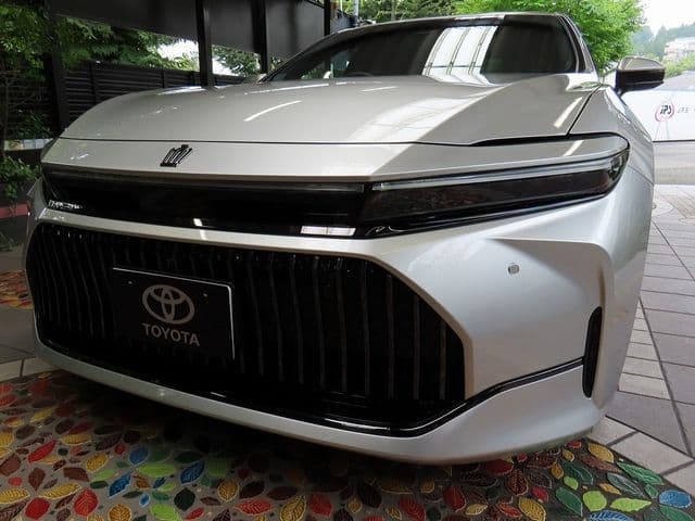 TOYOTA CROWN sedan hybrid
