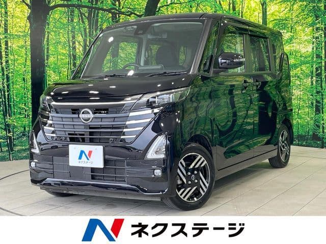 NISSAN