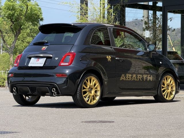 Car thumbnail 3