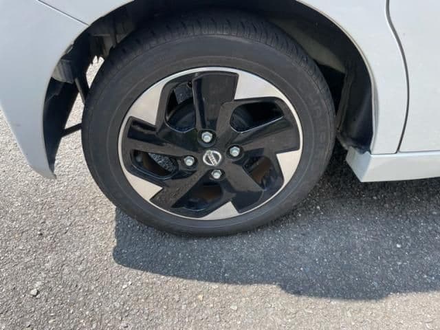 Car thumbnail 4