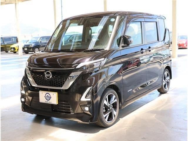 NISSAN