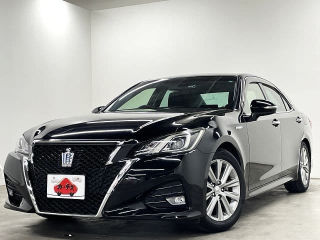 TOYOTA CROWN sedan hybrid