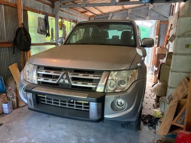 MITSUBISHI PAJERO wagon