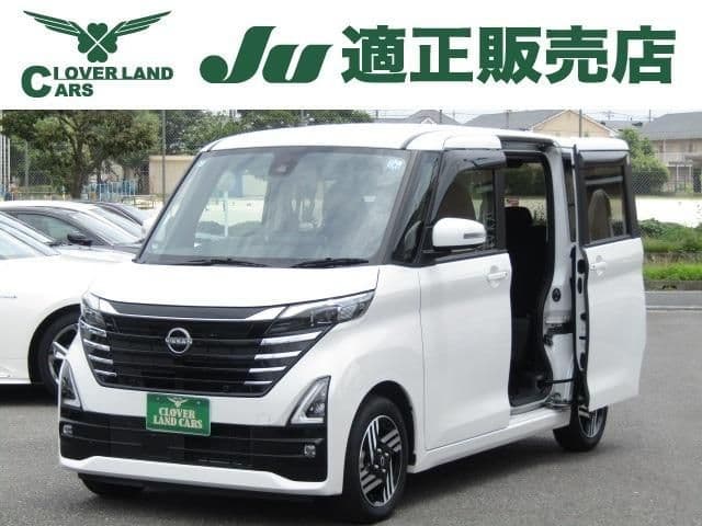 NISSAN ROOX