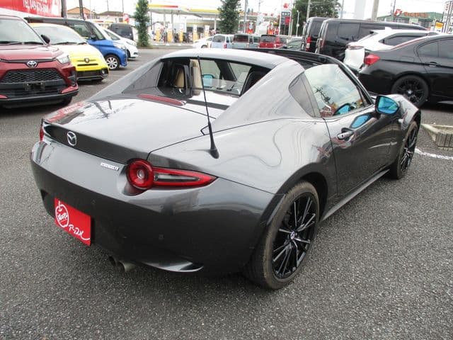 Car thumbnail 3