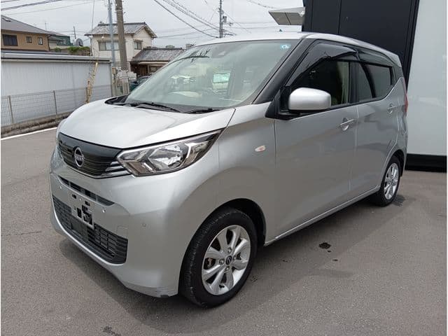 NISSAN