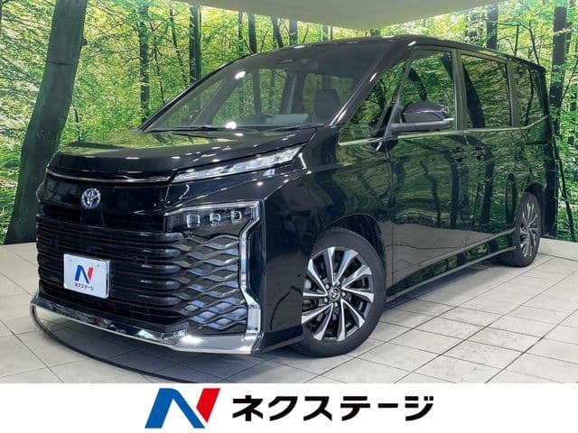 TOYOTA VOXY HYBRID