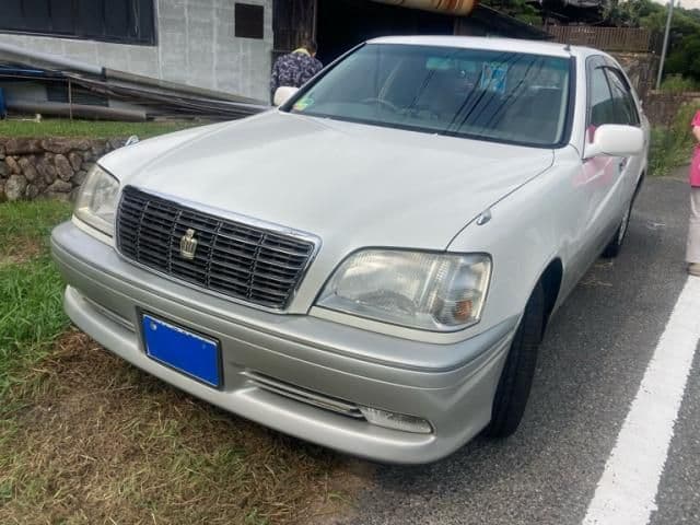 TOYOTA CROWN sedan