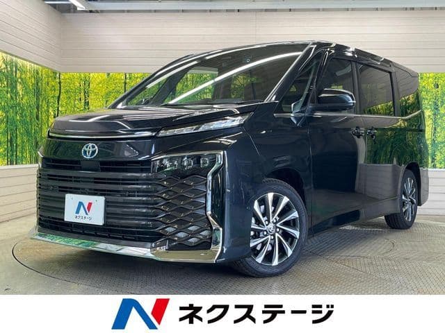 TOYOTA VOXY HYBRID