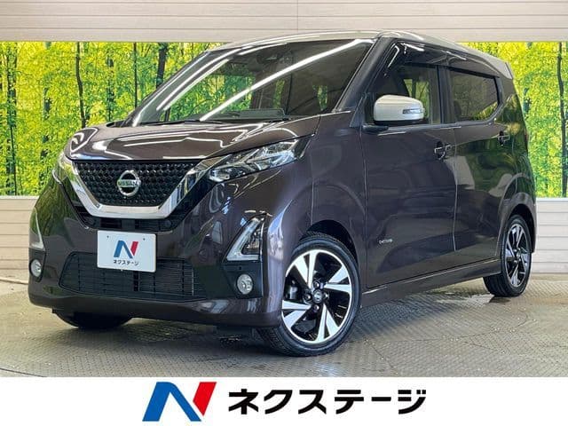 NISSAN