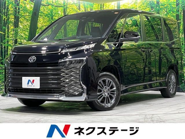 TOYOTA VOXY 4WD