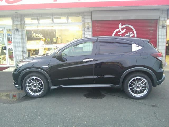 Car thumbnail 4
