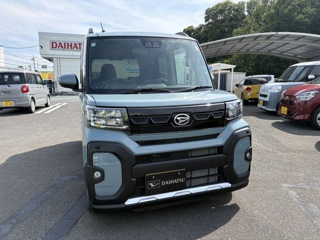 DAIHATSU TANTO FAN CROSS