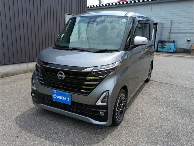 NISSAN