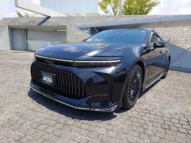 TOYOTA CROWN sedan hybrid