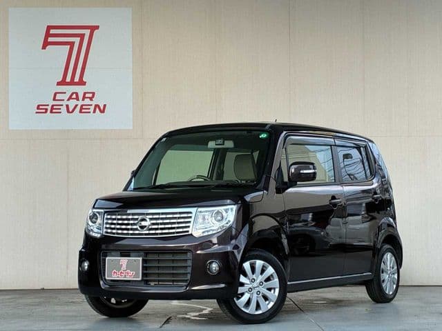 NISSAN