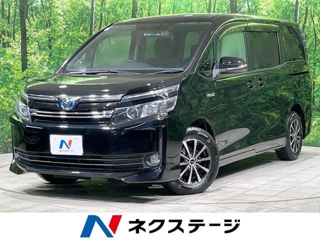 TOYOTA VOXY HYBRID