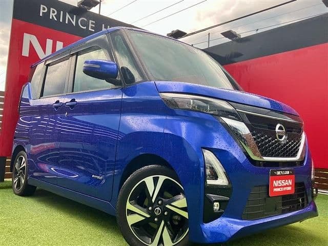 NISSAN