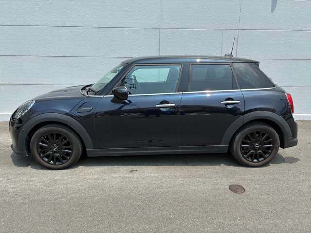 Car thumbnail 3