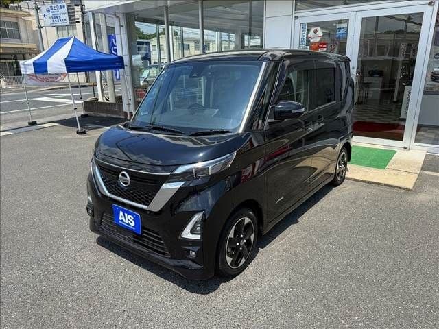 NISSAN ROOX
