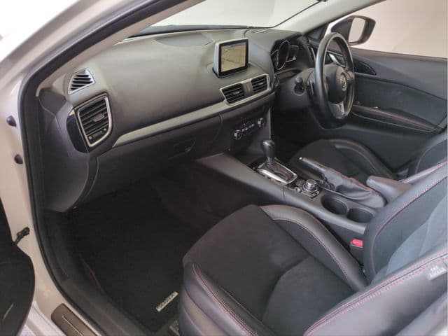 Car thumbnail 3