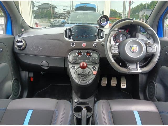 Car thumbnail 3