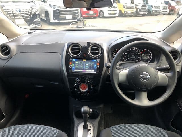 Car thumbnail 3