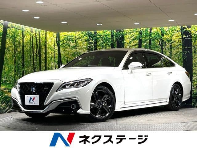 TOYOTA CROWN sedan hybrid