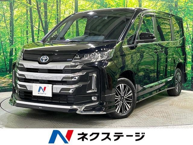 TOYOTA NOAH HYBRID 4WD