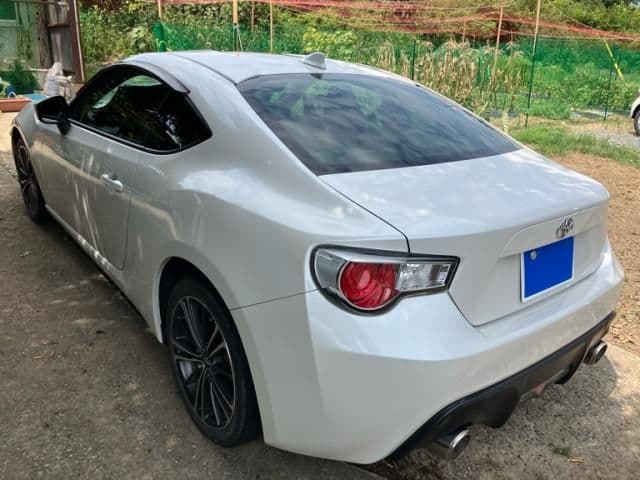 Car thumbnail 3