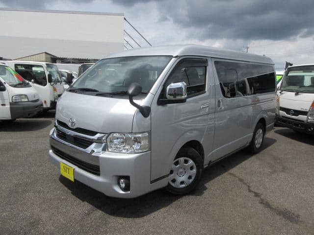 TOYOTA HIACE wagon