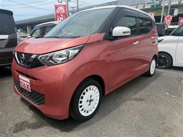 NISSAN