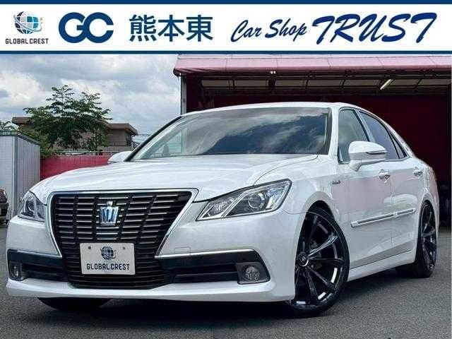TOYOTA CROWN sedan hybrid