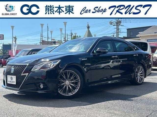 TOYOTA CROWN sedan hybrid