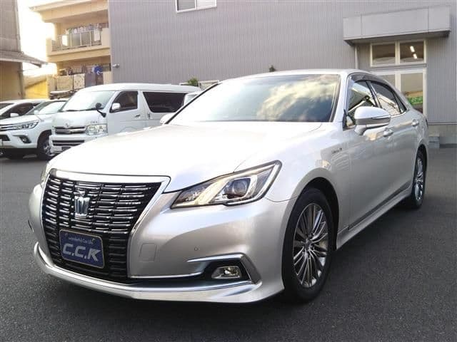 TOYOTA CROWN sedan hybrid