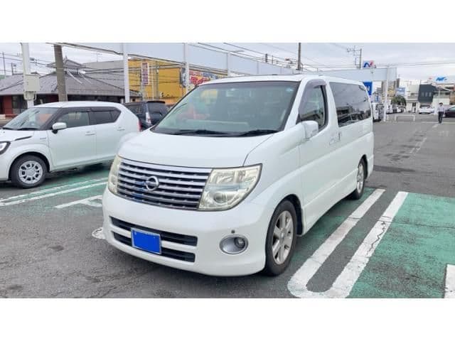 NISSAN ELGRAND