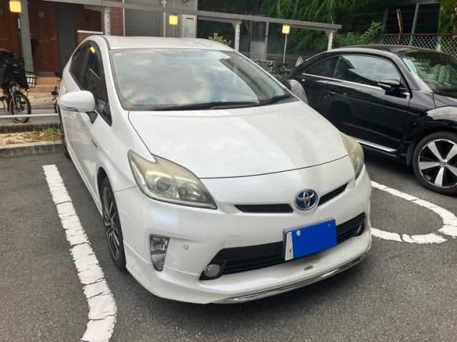 TOYOTA PRIUS