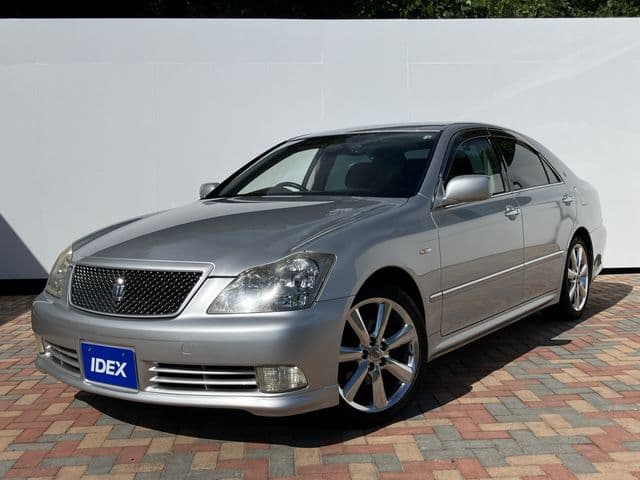 TOYOTA CROWN sedan