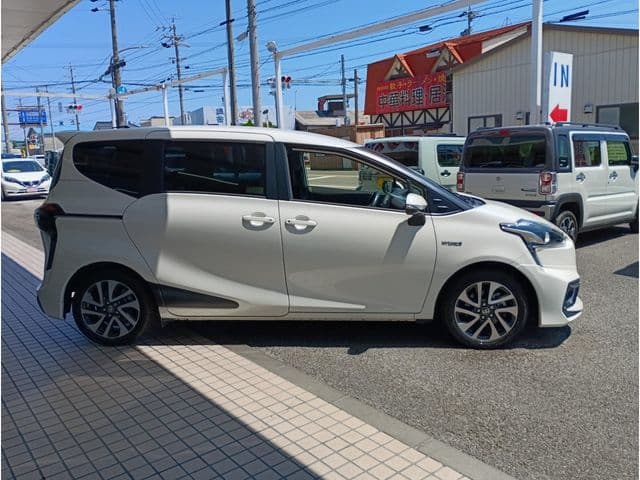 Car thumbnail 4