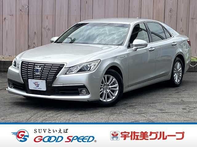 TOYOTA CROWN sedan hybrid