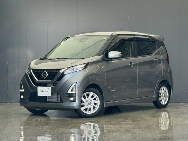 NISSAN