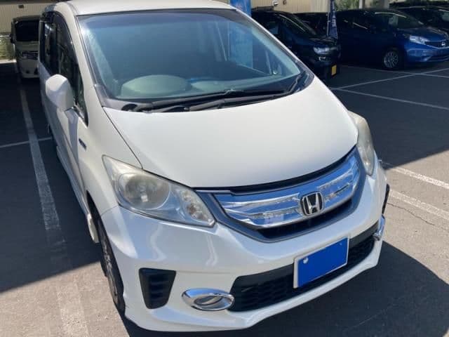 HONDA FREED HYBRID