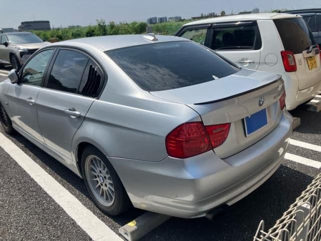 Car thumbnail 3