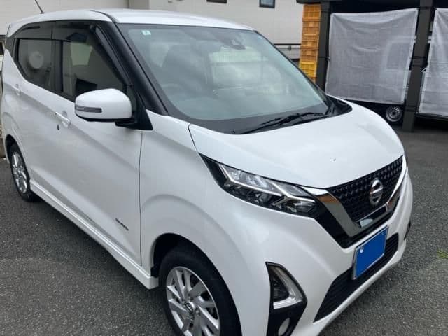 NISSAN